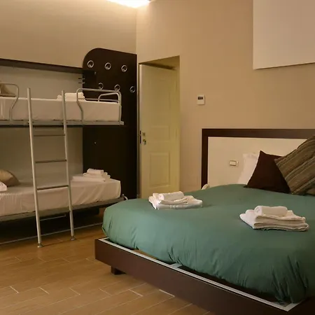 The Wesley 2* Roma